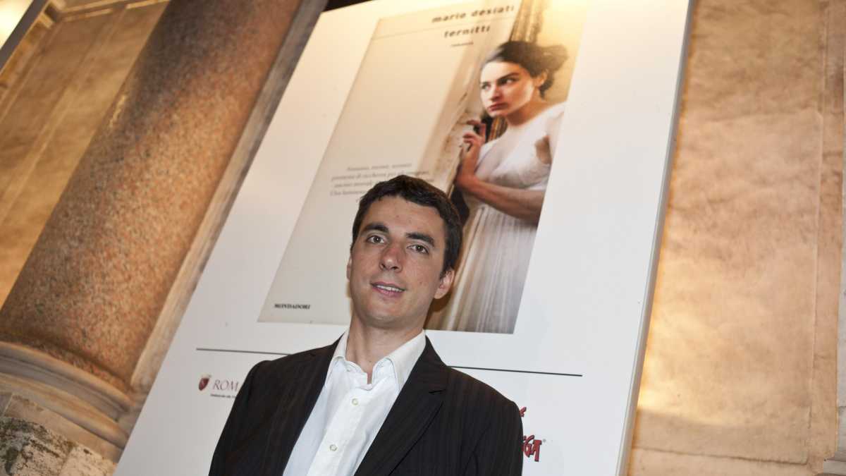 Immagine di La ricerca della felicità di Mario Desiati e un indimenticabile Veleno