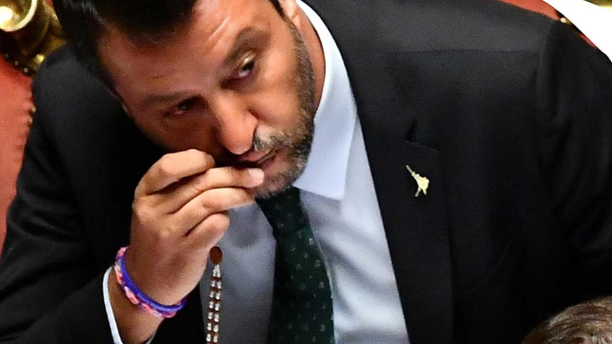 Immagine di Giù le mani dalla Madonna