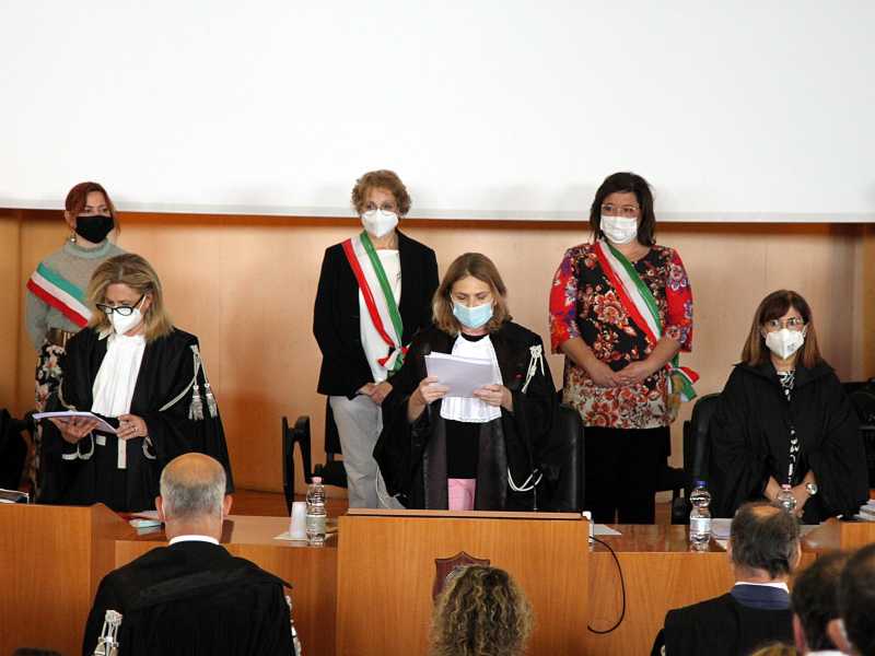 La presidente della Corte d'Assise Stefania D'Errico durante la lettura della sentenza al processo chiamato Ambiente Svenduto (Foto Ansa)&nbsp;<br />