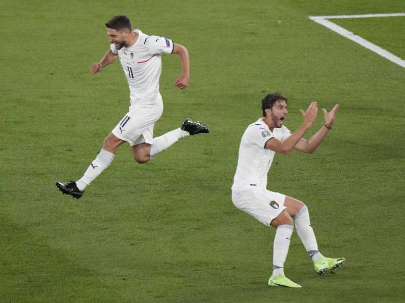 "Forza all'Italia, viva l'Alitalia". L'Europeo di calcio è già "straripante"