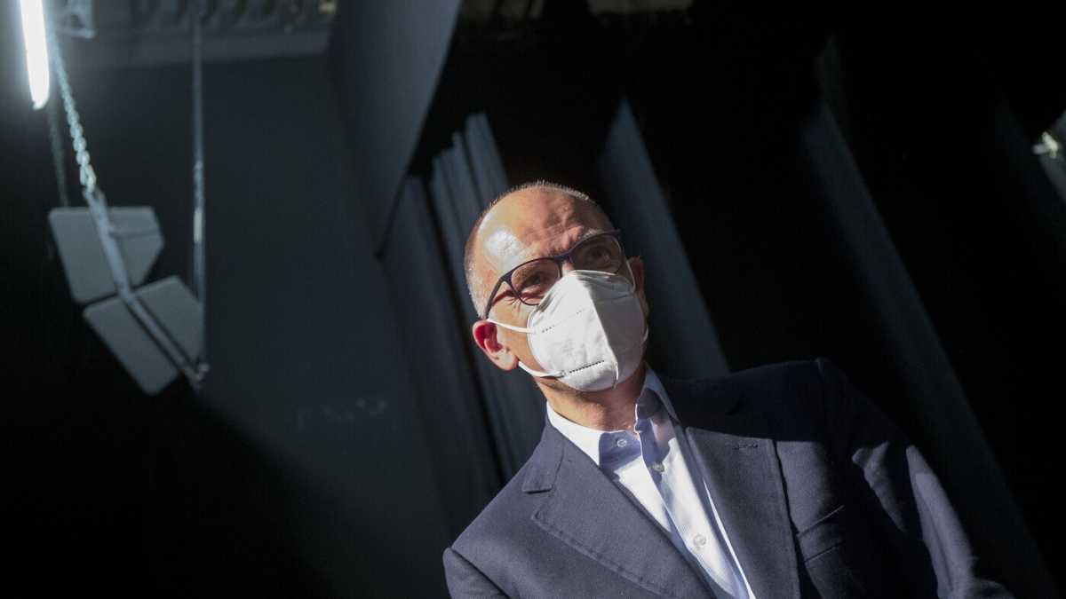 Immagine di L’agenda Tafazzi del Pd. E le ambiguità che favoriscono i Boh vax