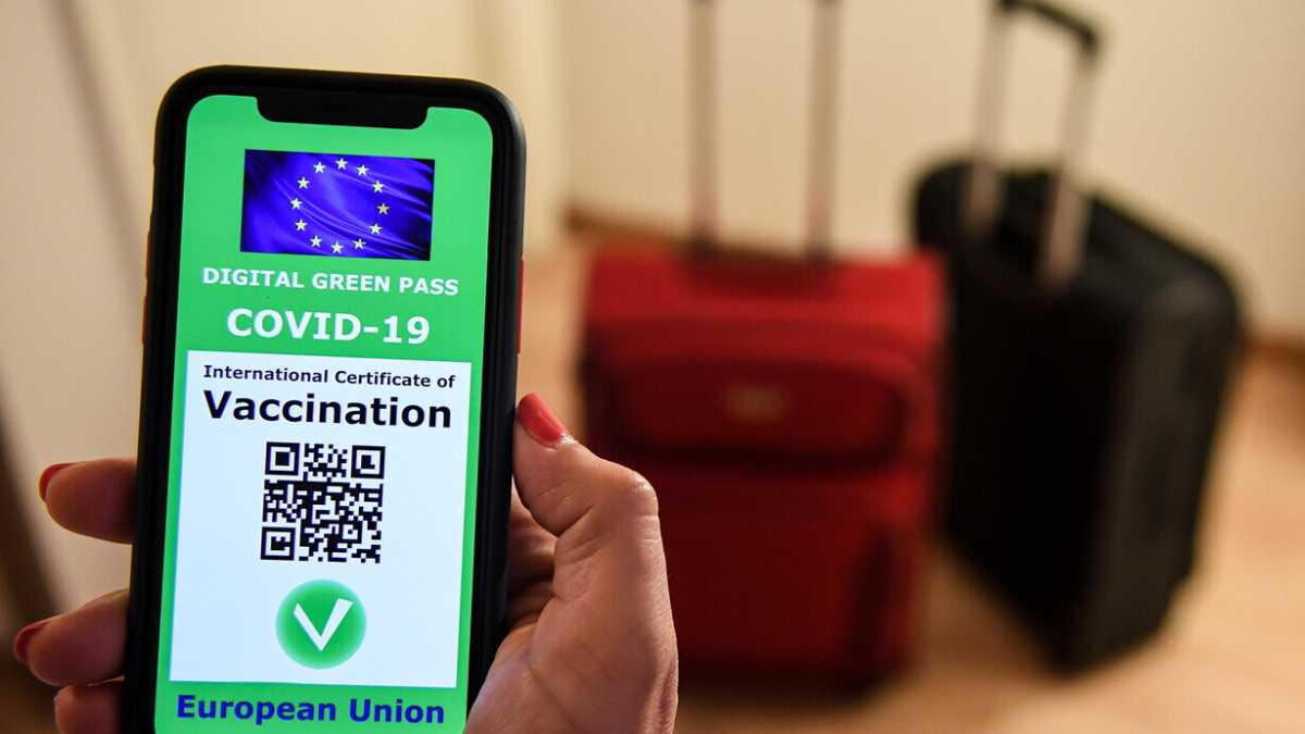 Immagine di “Green pass”, Draghi ha firmato il decreto. Come ottenerlo e cosa si può fare