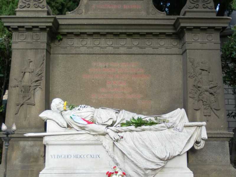 Cenotafio di Goffredo Mameli al cimitero del Verano di Roma (Wikipedia)&nbsp;