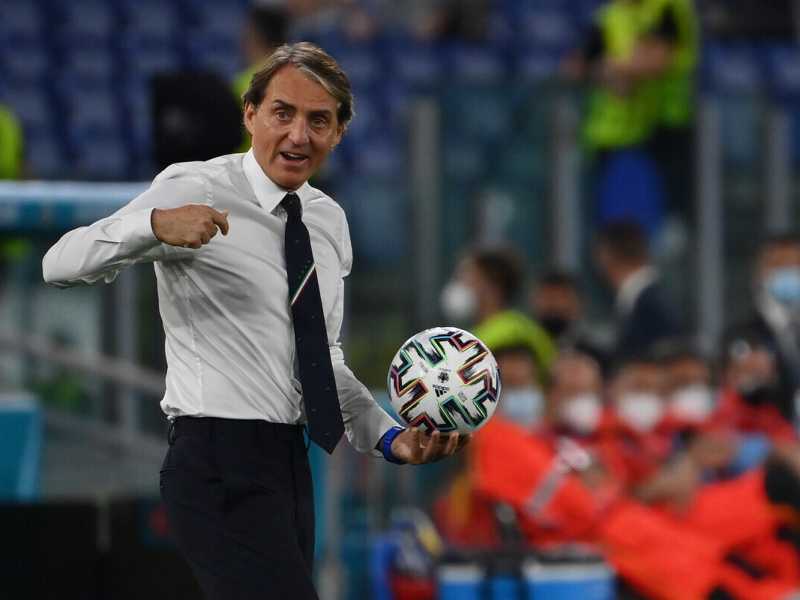 Roberto Mancini, allenatore dell'Italia, gi&agrave; qualificata agli ottavi dopo le vittorie su Turchia e Svizzera (LaPresse)
