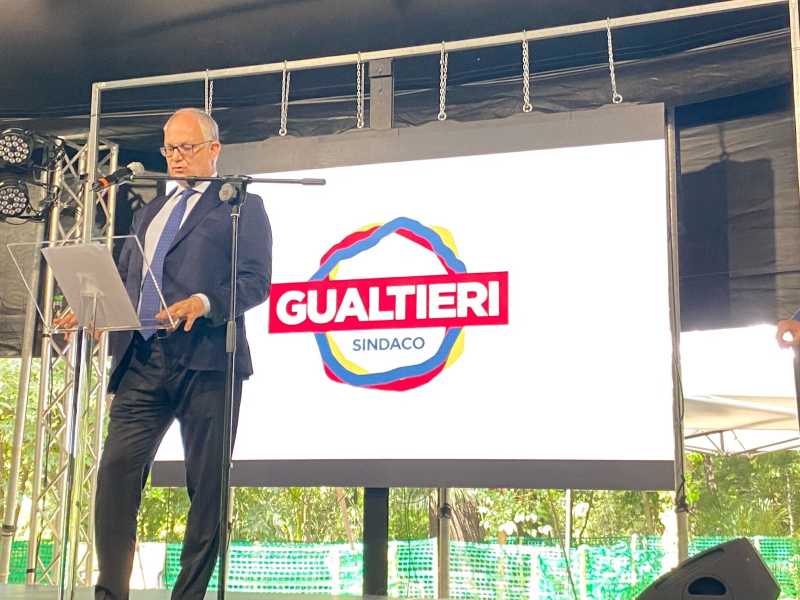 Gualtieri: "Al ballottaggio mi auguro il sostegno di Conte". Sull'Imu alla Chiesa non risponde