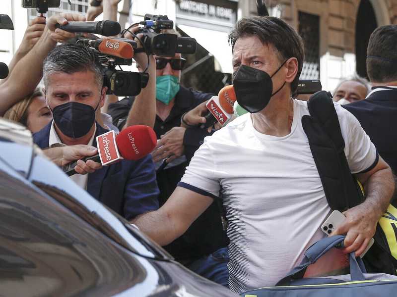 Conte: "Io seicentesco? Da Grillo proposta medievale. Resto in campo? C'è tanto sostegno"