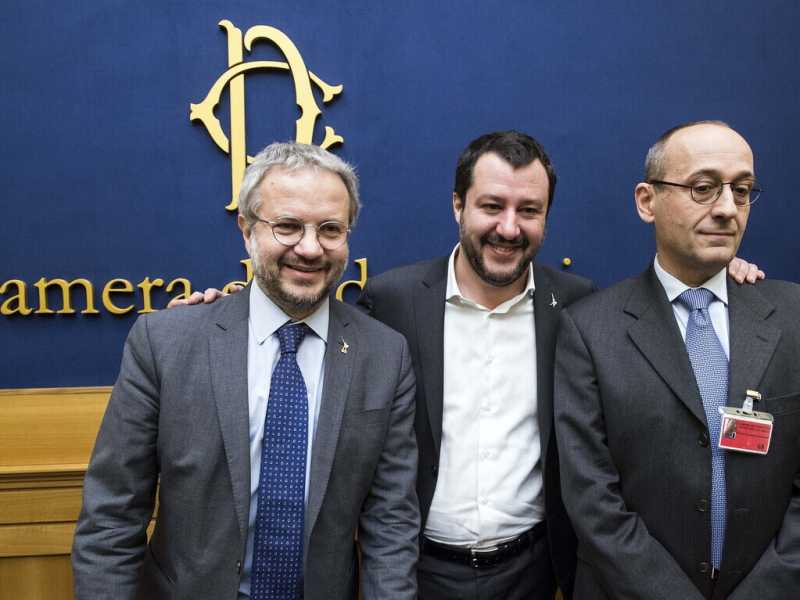 Così Borghi e Bagnai diventano alfieri di Draghi e rinnegano l'eurexit