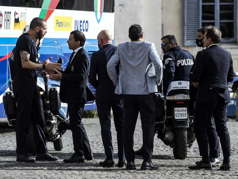 Bonucci: "Scaricabarile all'italiana. Le autorità ci hanno dato l'ok per il pullman scoperto"