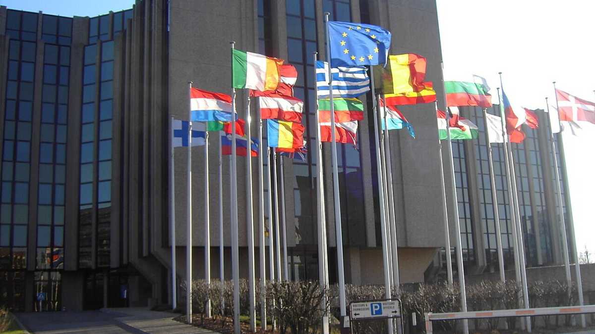 Immagine di Non saper spendere. I paesi membri richiamati dall'Unione europea