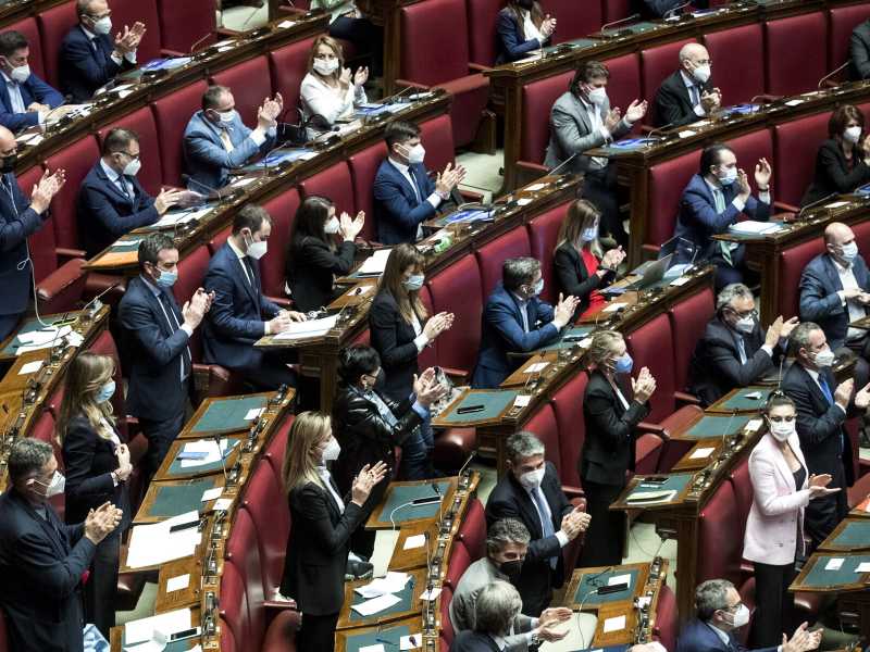 Sì, del Parlamento trasformista ci si può fidare. Lezioni utili