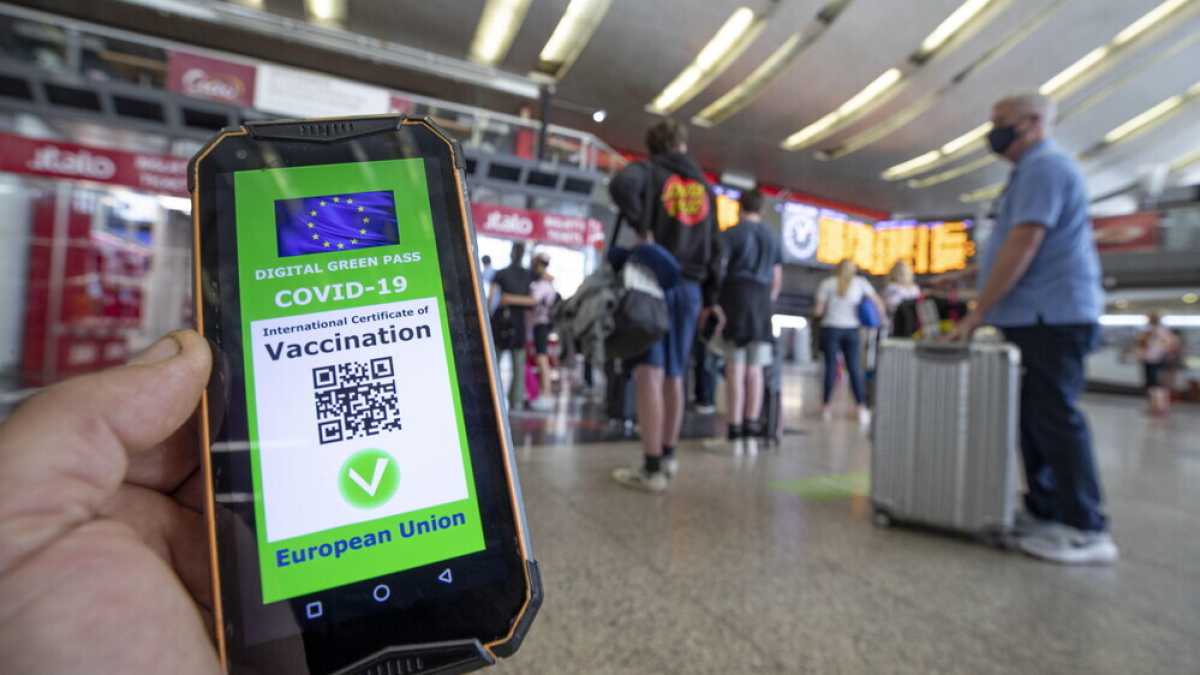 Immagine di Obbligo di green pass per entrare in Parlamento: buona idea