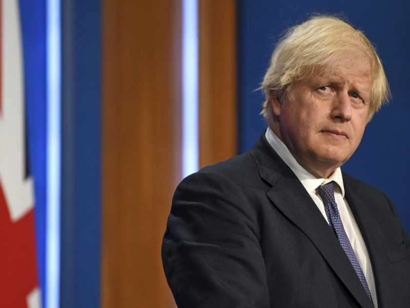 C’è una rivolta contro Boris Johnson: hai tradito la libertà, vattene