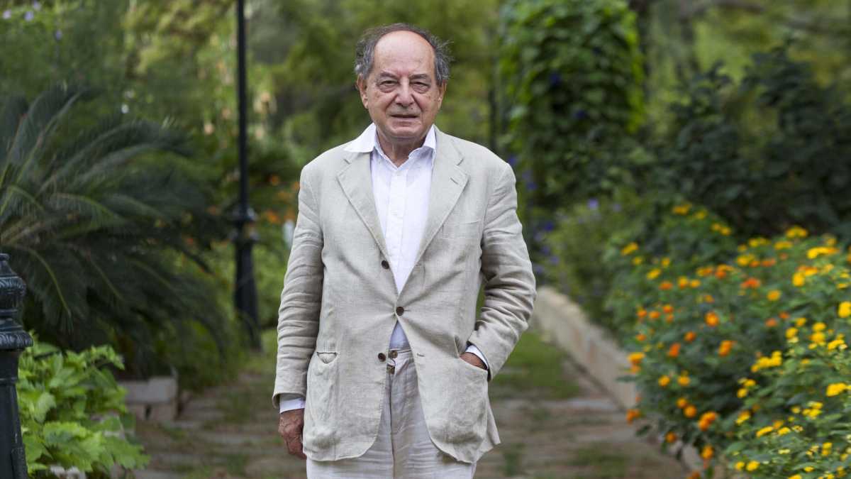 Immagine di Con la sua Adelphi Roberto Calasso ha reso il libro un feticcio