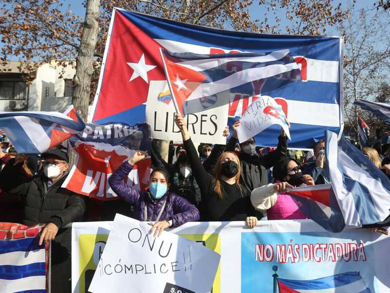 La sanità cubana è in crisi da Covid, ma la repressione è feroce