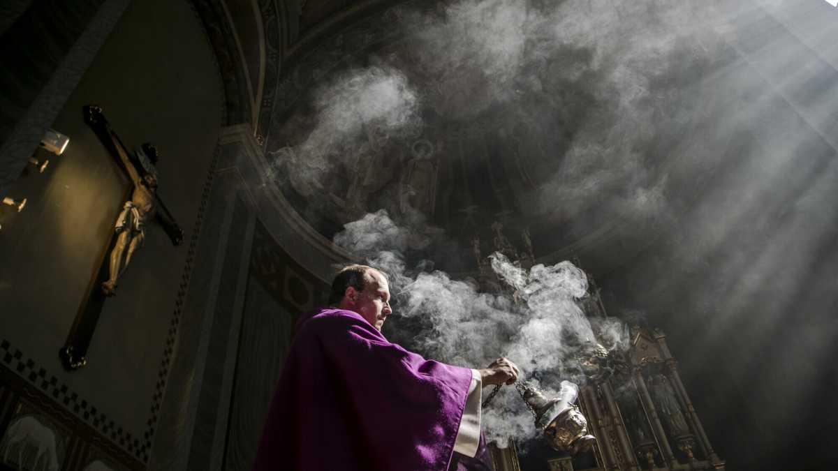 Immagine di Una chiesa aperta a tutti, tranne ai fedeli legati alle antiche tradizioni liturgiche