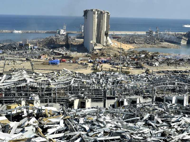 Il porto di Beirut dopo l'esplosione del 4 agosto 2020 (Ansa)