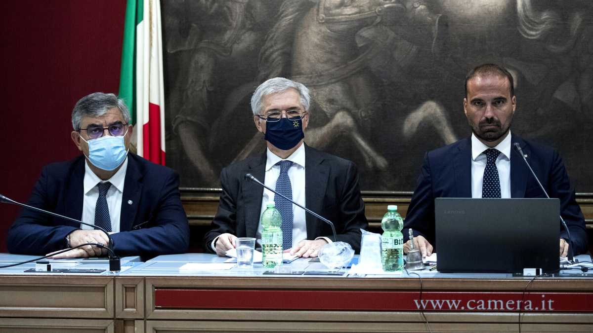 Immagine di Il Monte vale poco e in Unicredit ci sono dubbi. Il resto è teatrino