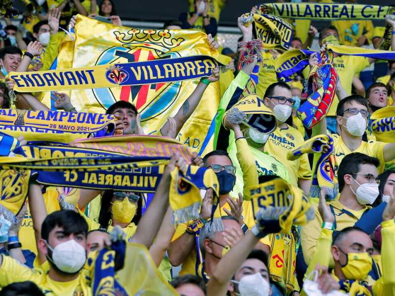 Tifosi sugli spalti a Belfast in occasione di Chelsea-Villarreal, Supercoppa europea dello scorso 11 agosto (EPA/Juan Carlos Cardenas)