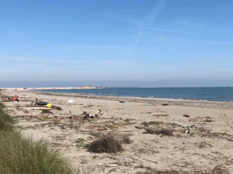 La riscoperta della spiaggia sotto casa