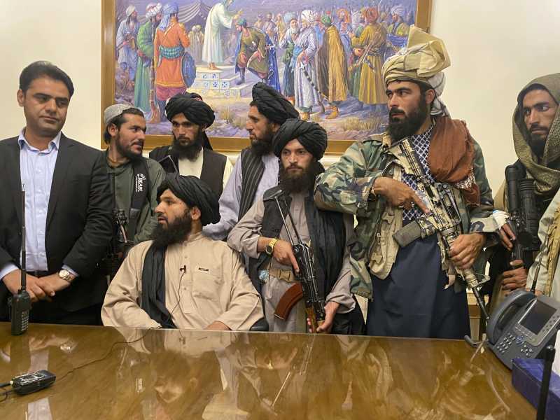 I talebani hanno preso ieri il controllo del palazzo presidenziale di Kabul (LaPresse)