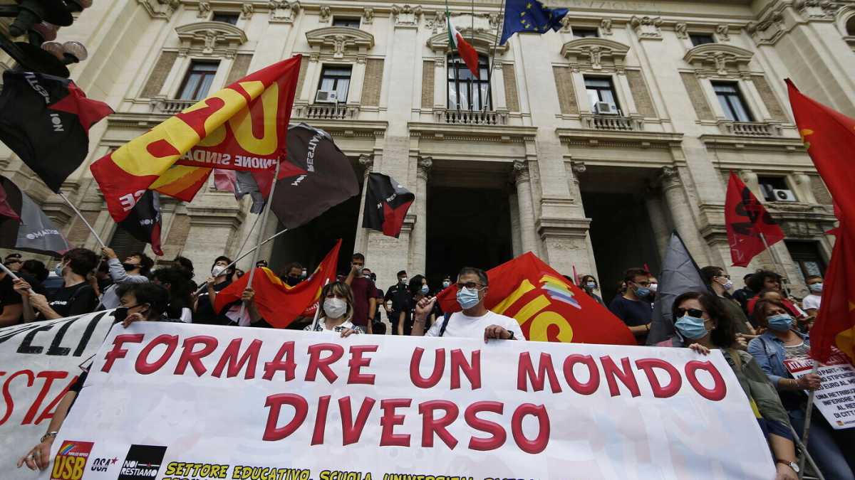 Sindacati a difesa della nicchia di prof no vax