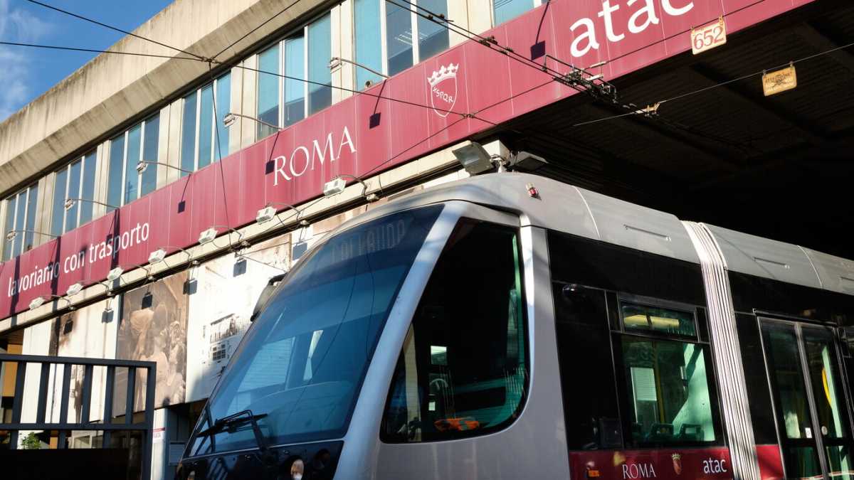 Immagine di Per migliorare i trasporti a Roma la soluzione non è cambiare Atac, ma cambiare azienda