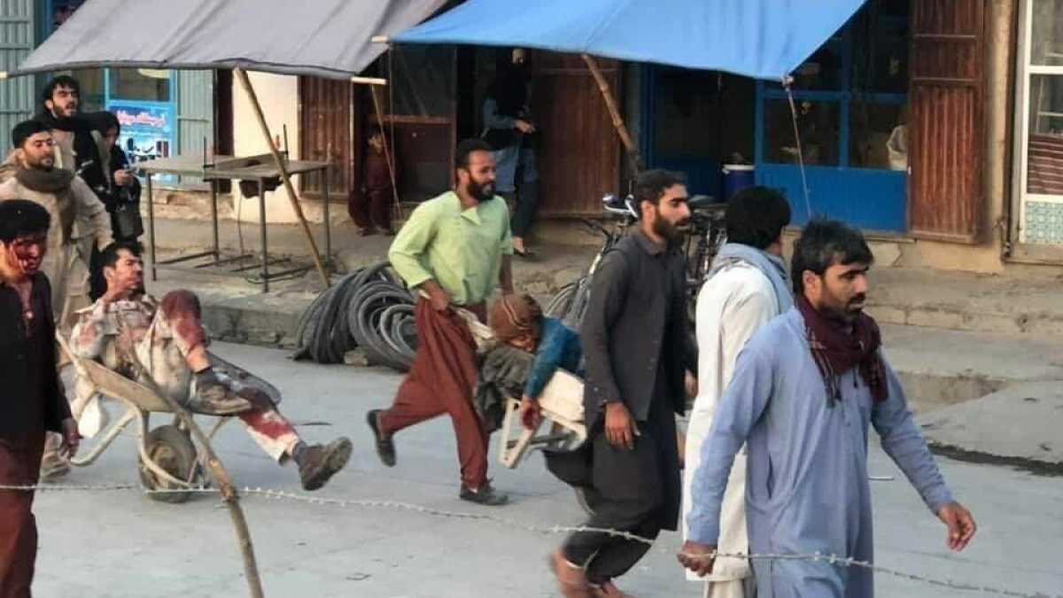 Immagine di L'aeroporto di Kabul sotto attacco dell'Isis. 13 soldati americani e più di 60 afghani tra le vittime