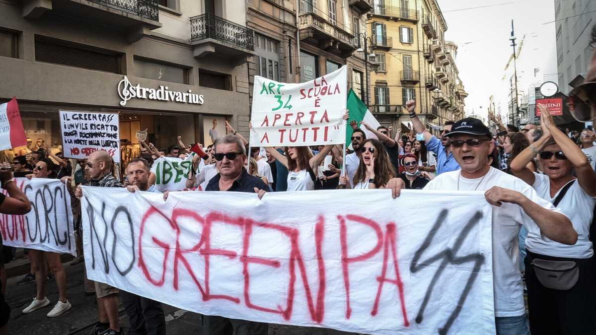 Immagine di Manifestazione tragicomica, ma per i no vax servono provvedimenti esemplari. Parla Cancellieri