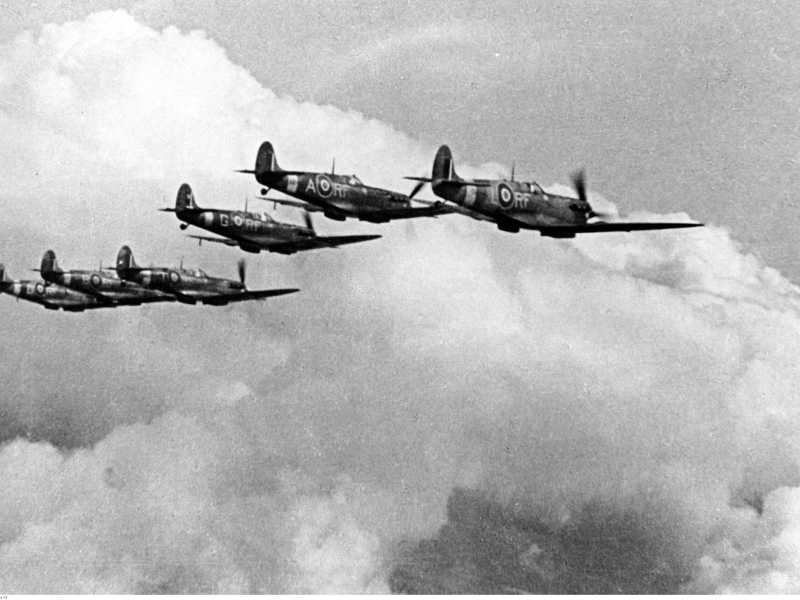 Aerei Spitfire inglesi (Wikimedia Commons)&nbsp;