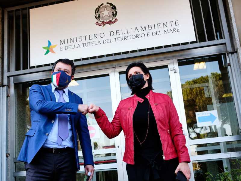 Il leader della Lega Matteo Salvini in visita al Sottosegretario del  Ministero Transizione ecologica Vannia Gava, lo scorso 31 marzo (Foto Mauro Scrobogna /LaPresse)
