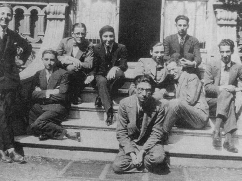 In primo piano, Cesare Pavese (Santo Stefano Belbo, 9 settembre 1908 &ndash; Torino, 27 agosto 1950). Olycom&nbsp;<br />