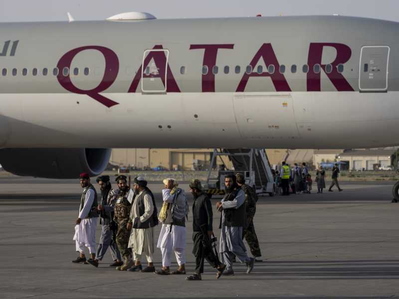 Paillettes e djellaba, calcio e moschee. La diplomazia del Qatar in Francia, e oltre
