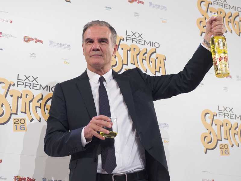 “Vi spiego come si diventa laziali”. Intervista ad Albinati