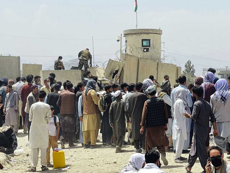 Due aerei italiani sono partiti da Kabul con altri 200 afghani