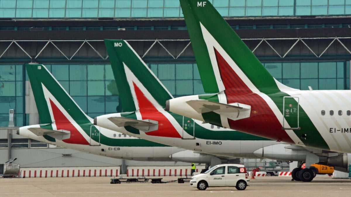 Immagine di Mentre Alitalia e Ita litigano sul logo, all’orizzonte si intravede l’opzione Lufthansa