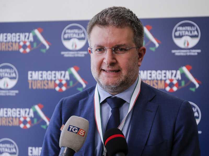 Carlo Fidanza, europarlamentare di Fratelli d'Italia (foto Ansa)