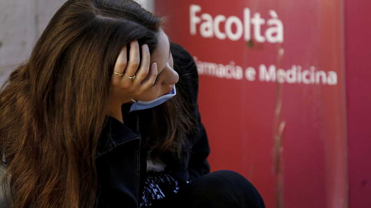 Immagine di Effetto Covid, negli atenei romani più iscritti ai test di Medicina
