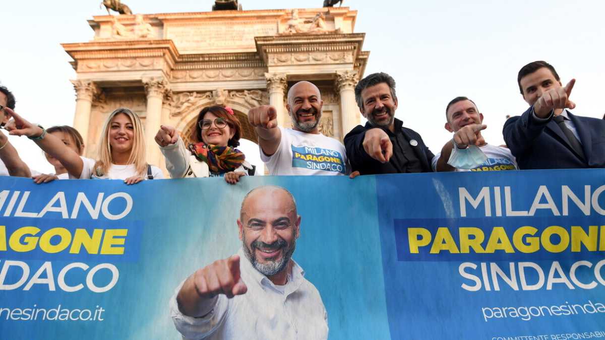 Immagine di Paragone umilia il M5s: "A Milano valgo più di loro. Conte? Fa il socio di minoranza del Pd"