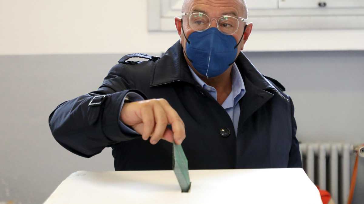 Immagine di Lo psicodramma di Bernardo, la destra che perde a Milano