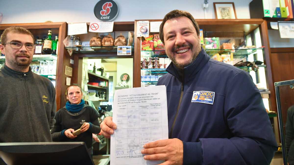 Immagine di Salvini lo scrivano: “Lo voglio per iscritto”. Quando i capi hanno paura