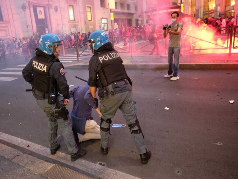 Dopo gli scontri. Gli arresti dei manifestanti e le risposte alla violenza No vax