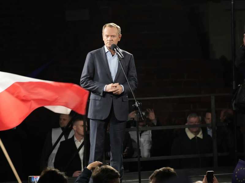 Tusk anima l’esercito europeista in Polonia