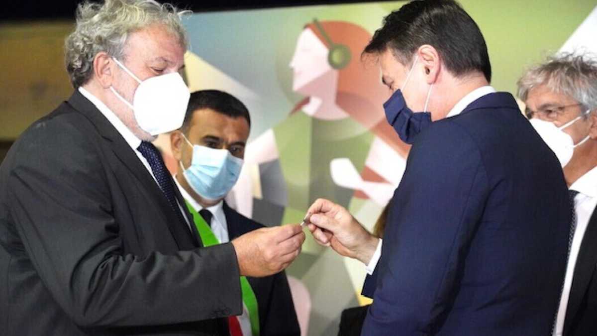 Immagine di Doppietta grillina alle comunali pugliesi: tiene il patto Emiliano-Conte