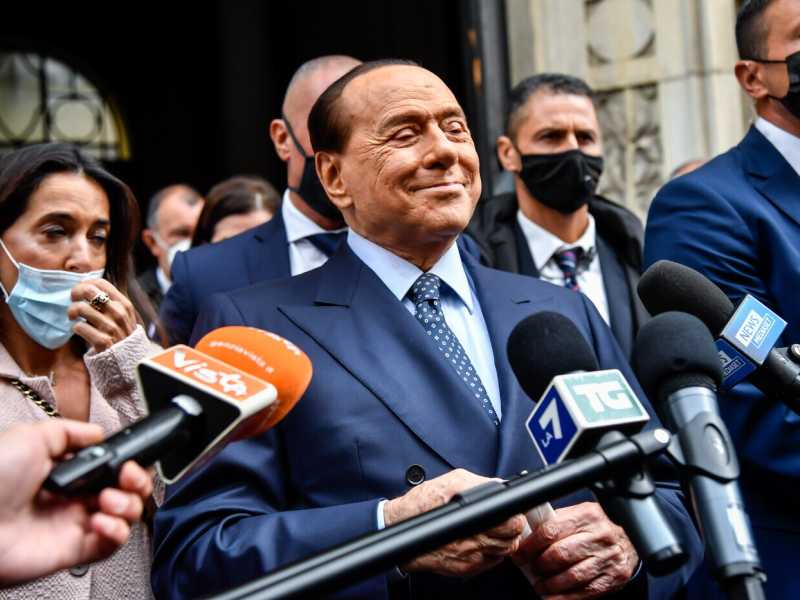 Berlusconi scrive ai deputati: Barelli capogruppo. Ma è rissa dentro FI