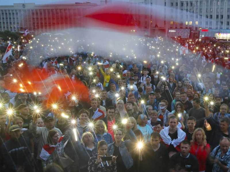La Bielorussia chiusa in casa non può più usare i social contro Lukashenka