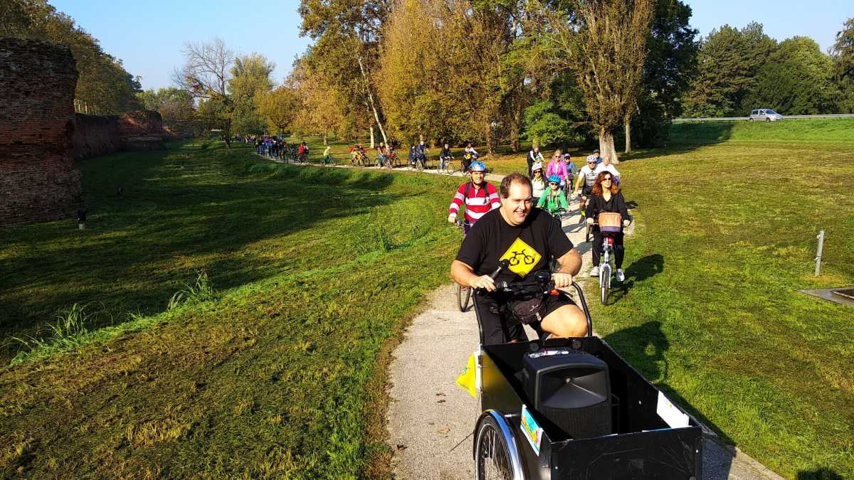 Immagine di L'orgoglio di andare piano in bicicletta