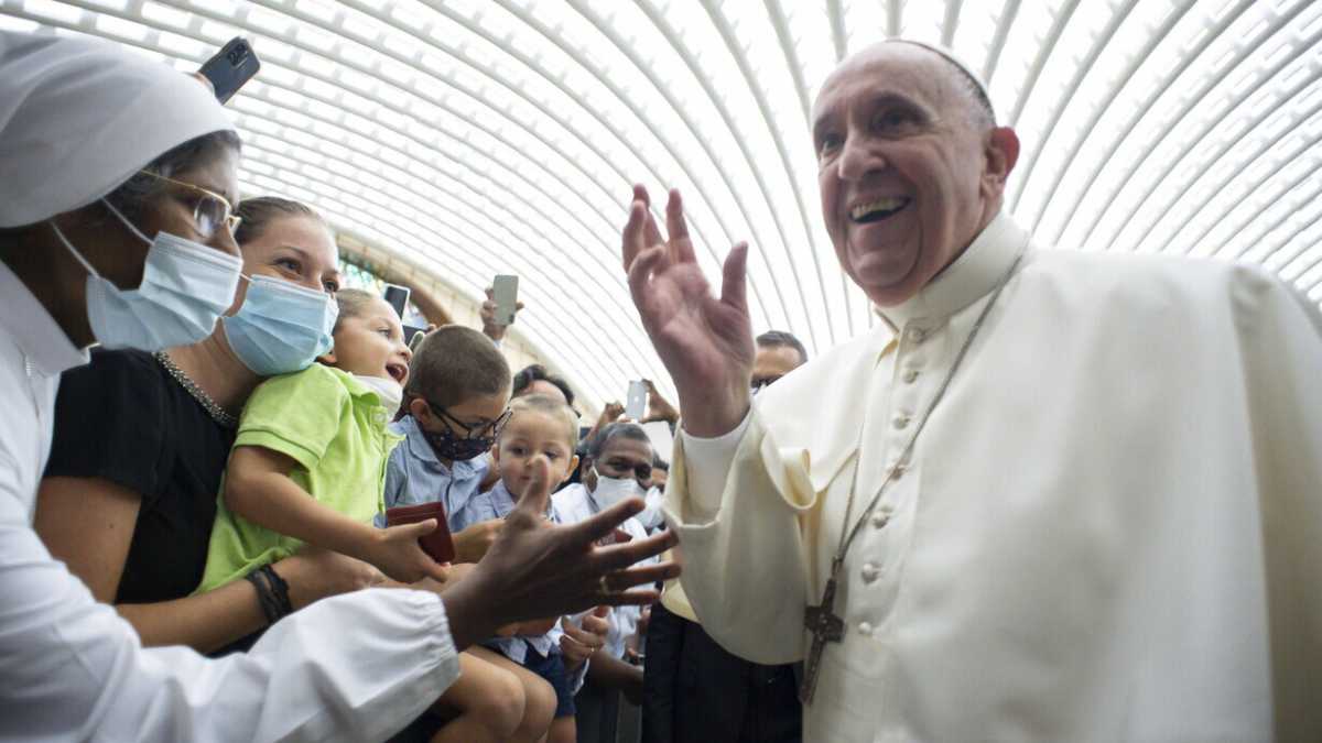 Immagine di Una rivista femminista condanna Papa Francesco