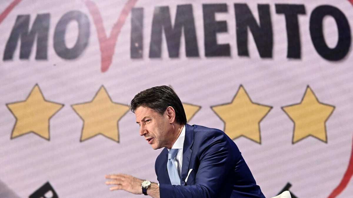 Immagine di M5s, segnale per Conte: il fedelissimo di Taverna non viene eletto capogruppo