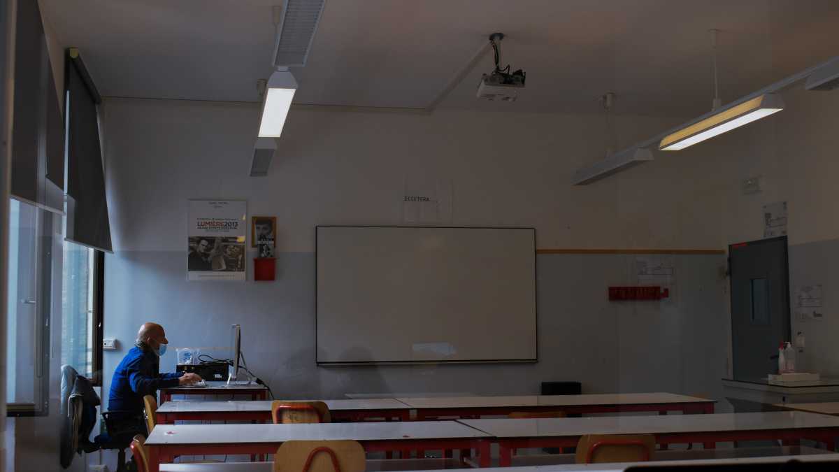 Immagine di Cari studenti, sicuri che contro il maschilismo tossico serva indossare una gonna?