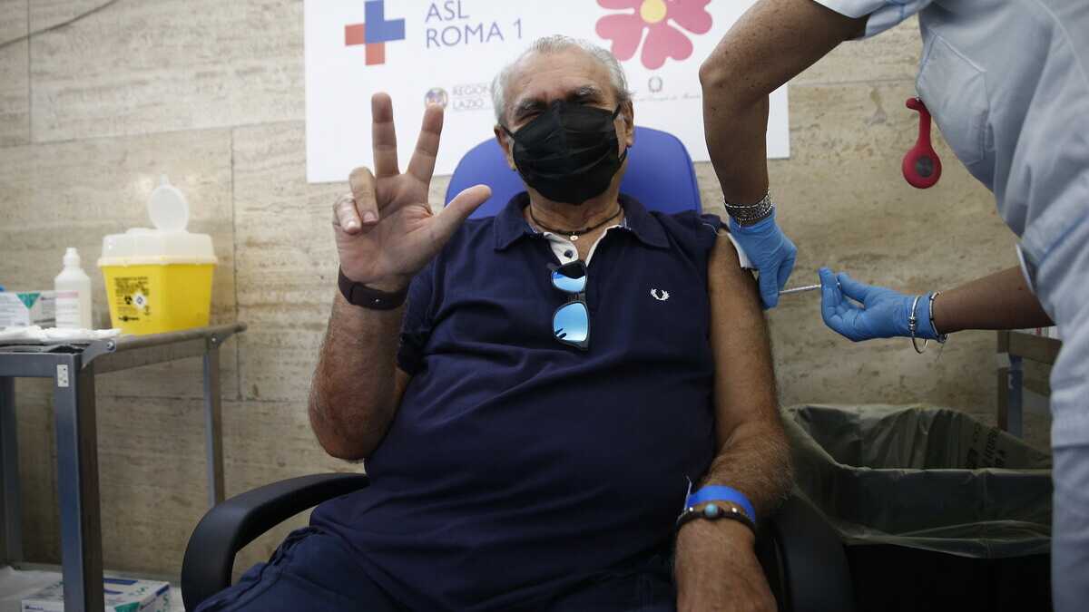 Immagine di Due senza tre? Le lamentele per il richiamo vaccinale